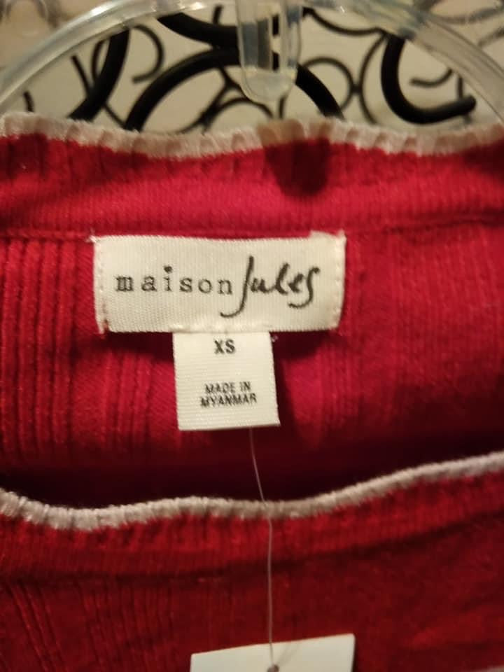 Small and xtra small Maison Jules ladies sweater. Suéter xsmall para dama de la marca Maison Jules